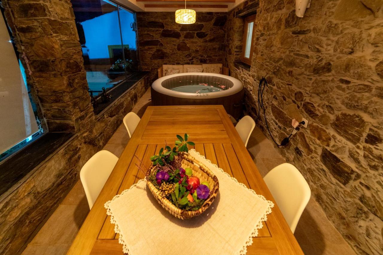 O Palheiro - Vista Panoramica E Jacuzzi Guest House Sobreira Formosa Exterior photo